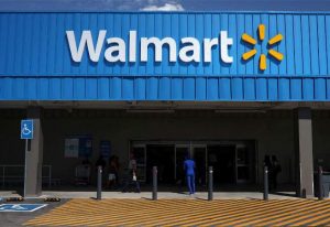 Walmart will raise wages for 425,000 workers